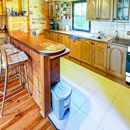 2 Bedroom Beautiful In Дом отдыха *