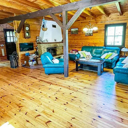 2 Bedroom Beautiful In Nowe Warpno