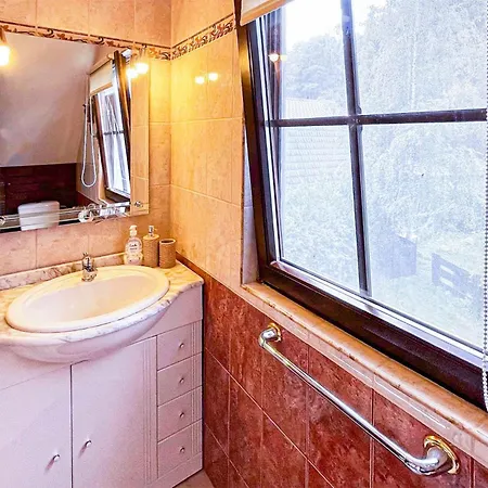 2 Bedroom Beautiful In Дом отдыха *