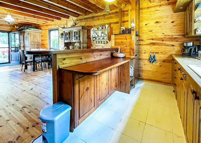 2 Bedroom Beautiful In Nowe Warpno