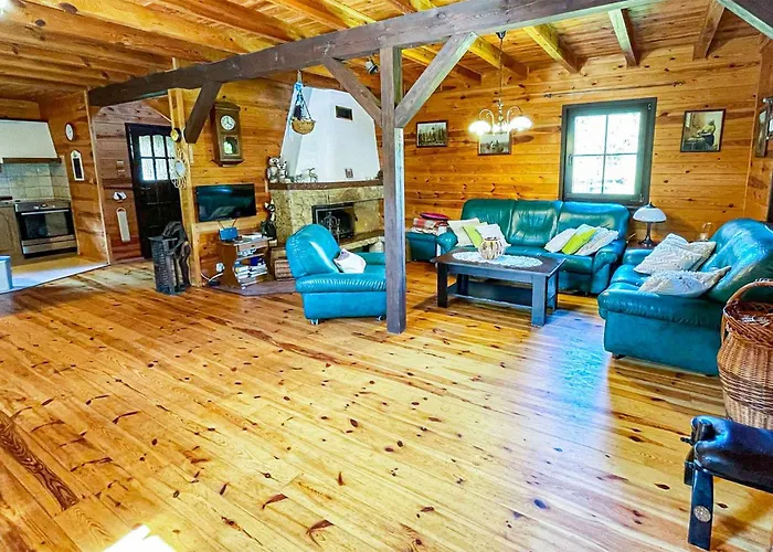 2 Bedroom Beautiful In Nowe Warpno