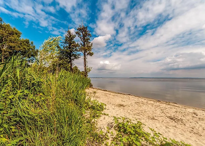 2 Bedroom Beautiful In * Nowe Warpno